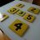 Plaques chiffres peints vintage