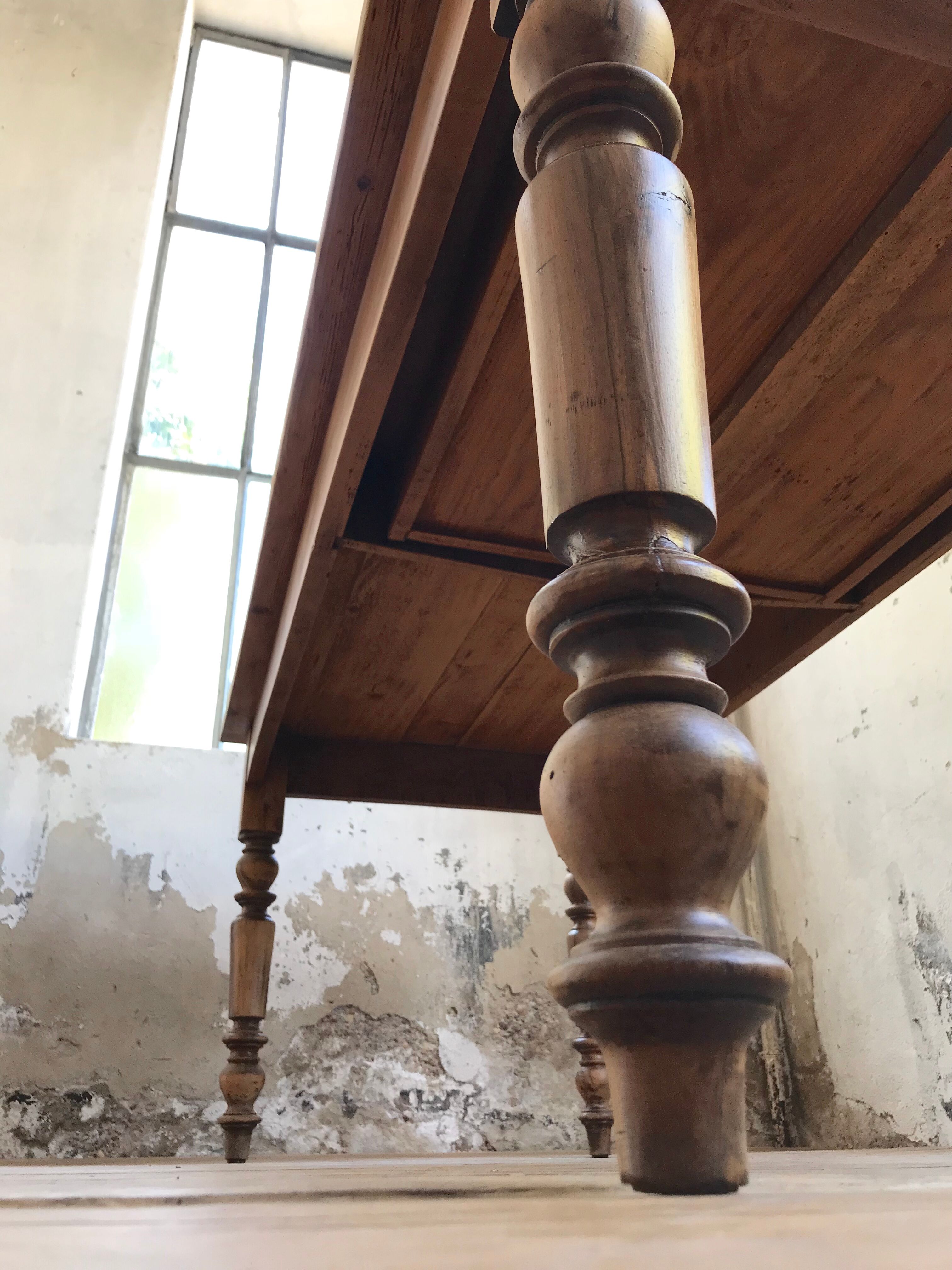 Turned legs farm table