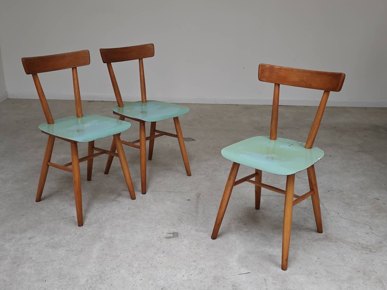 Set of 3 Czech TON Bystrice "Thonet" chairs, made of wood, 1960.