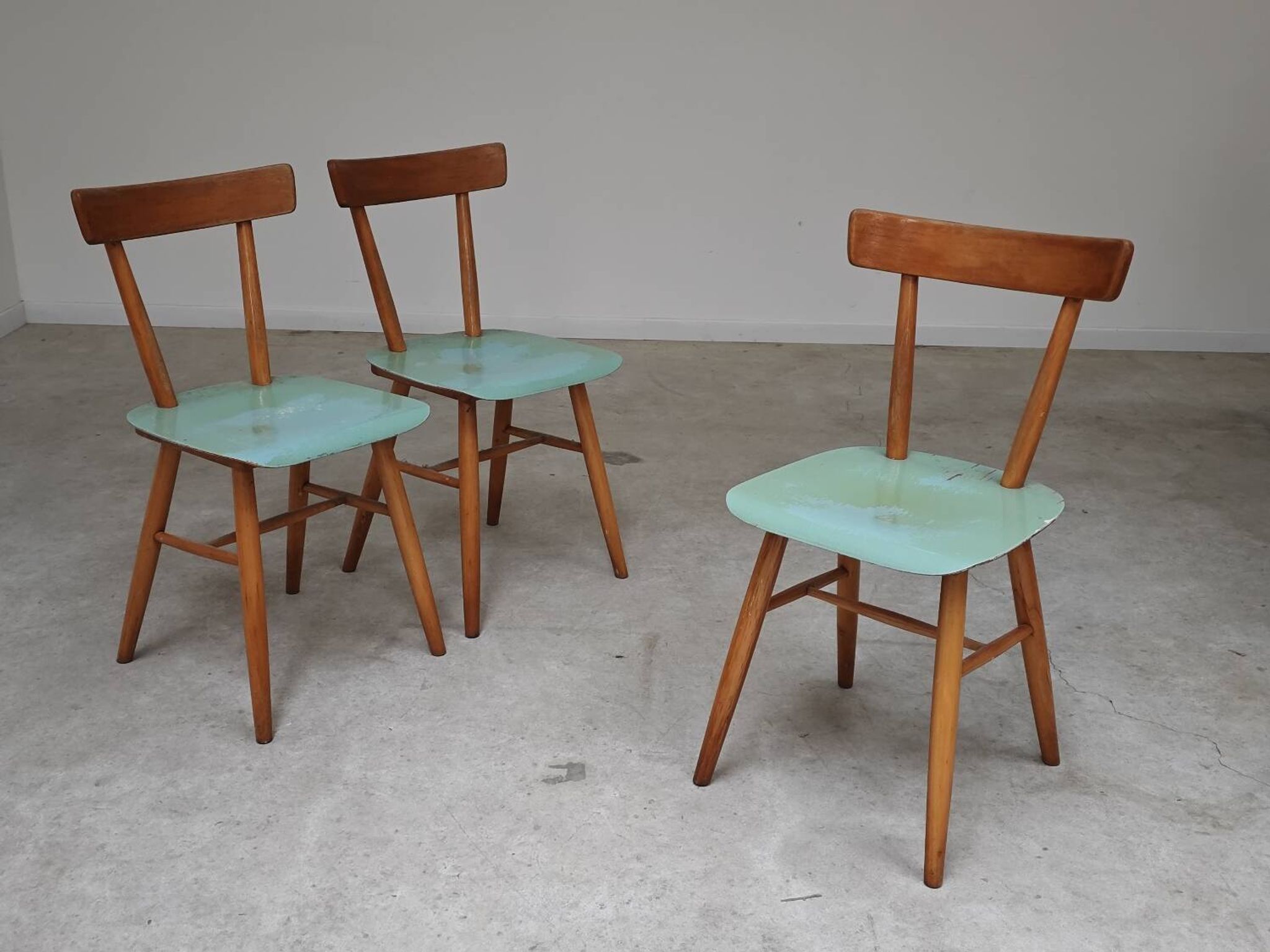 Set of 3 Czech TON Bystrice "Thonet" chairs, made of wood, 1960.