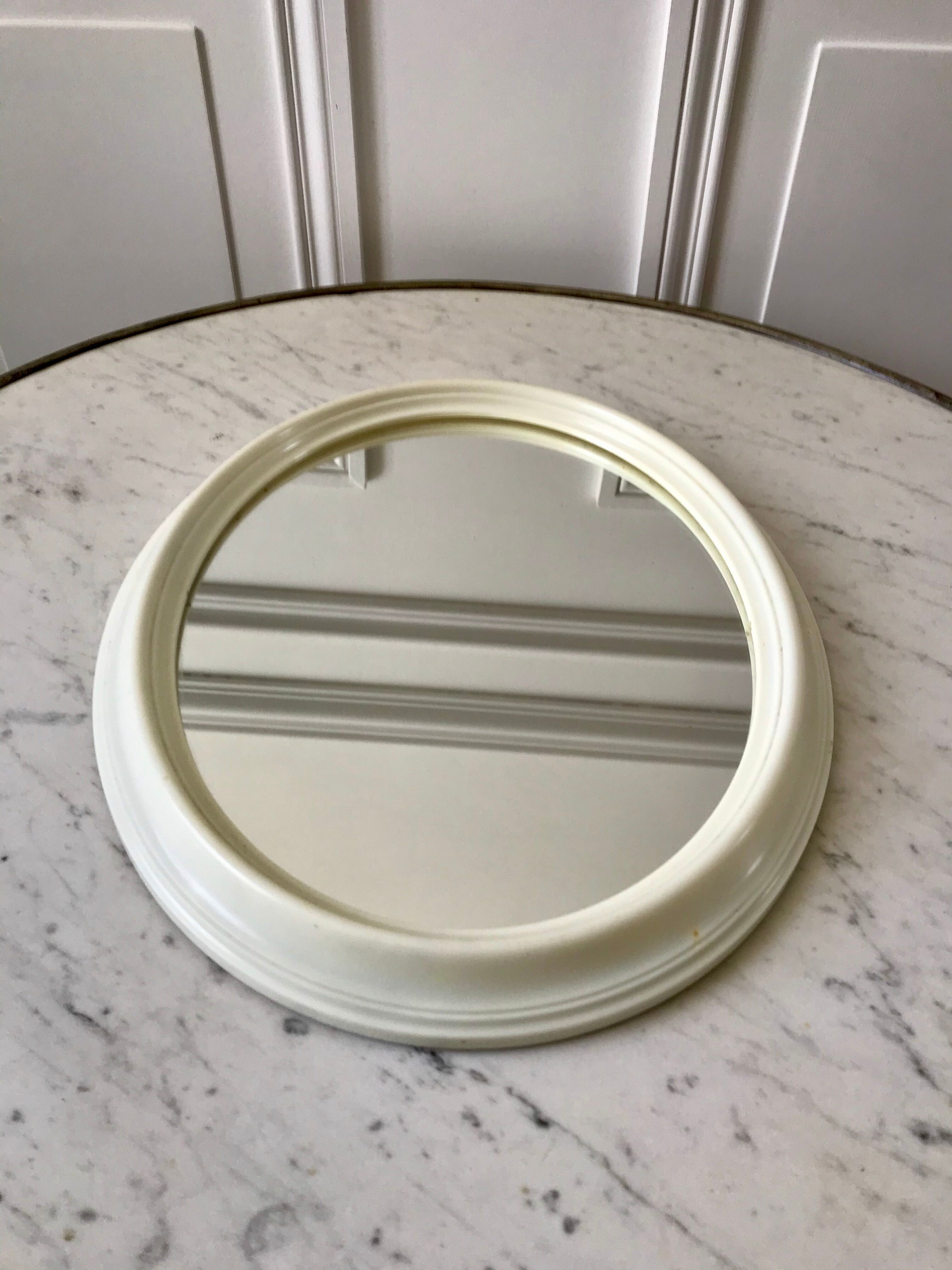 Oval plastic mirror 70s