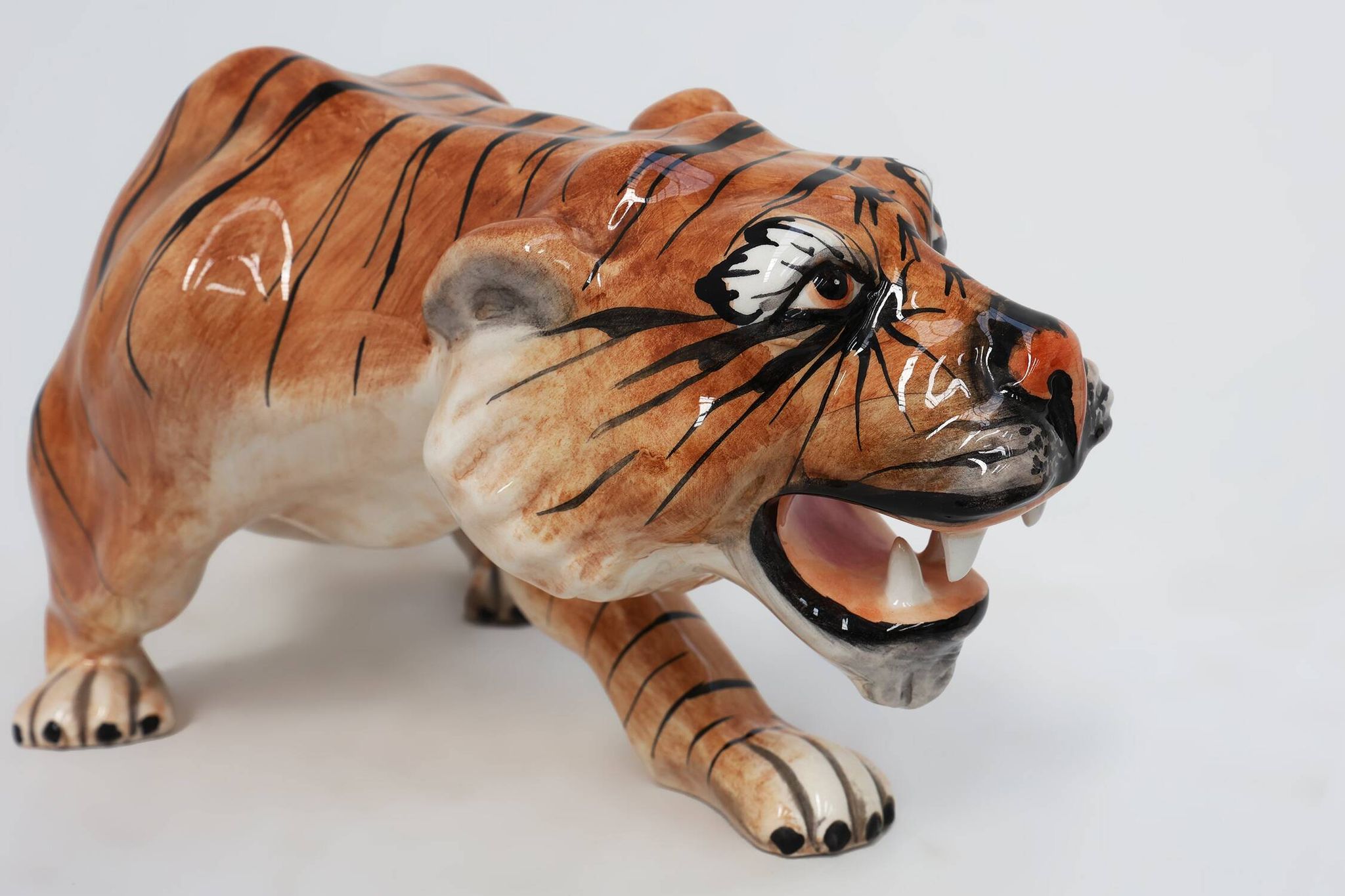 Italian Hollywood Regency Ceramic handpainted Tiger Sculpture, ca. 1950