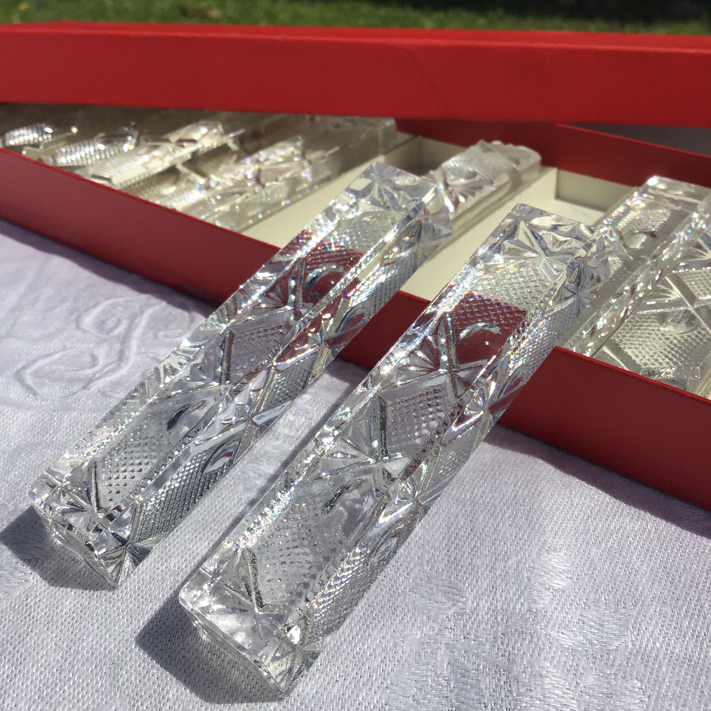 Crystal knife holder