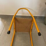 Ancienne chaise pour enfant