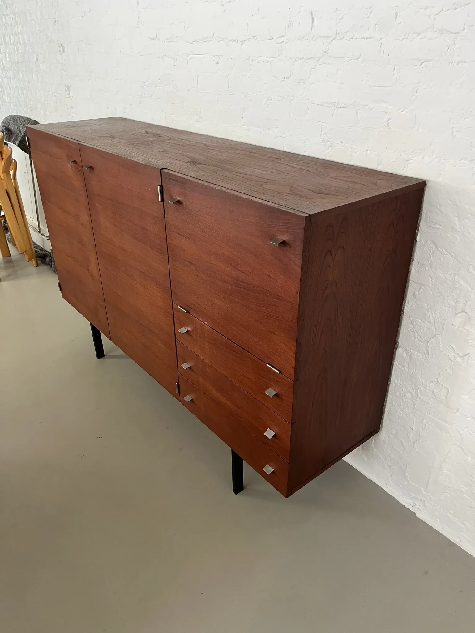 Buffet en teck par Pierre Guariche pour Meurop, 1961