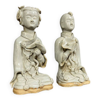 19th century China: couple of children in Celadon-colored Jingdezhen porcelain