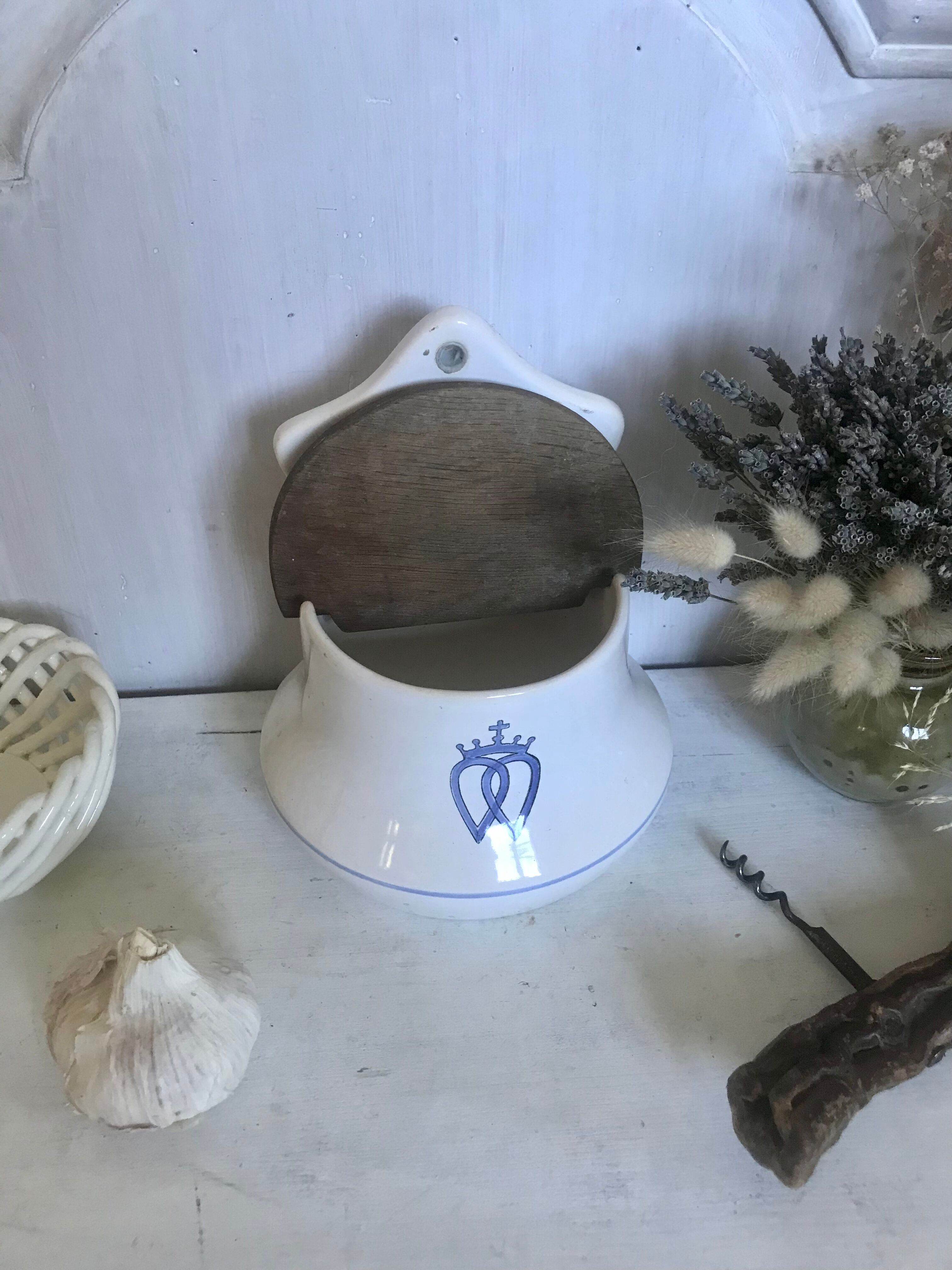 Ceramic salt box