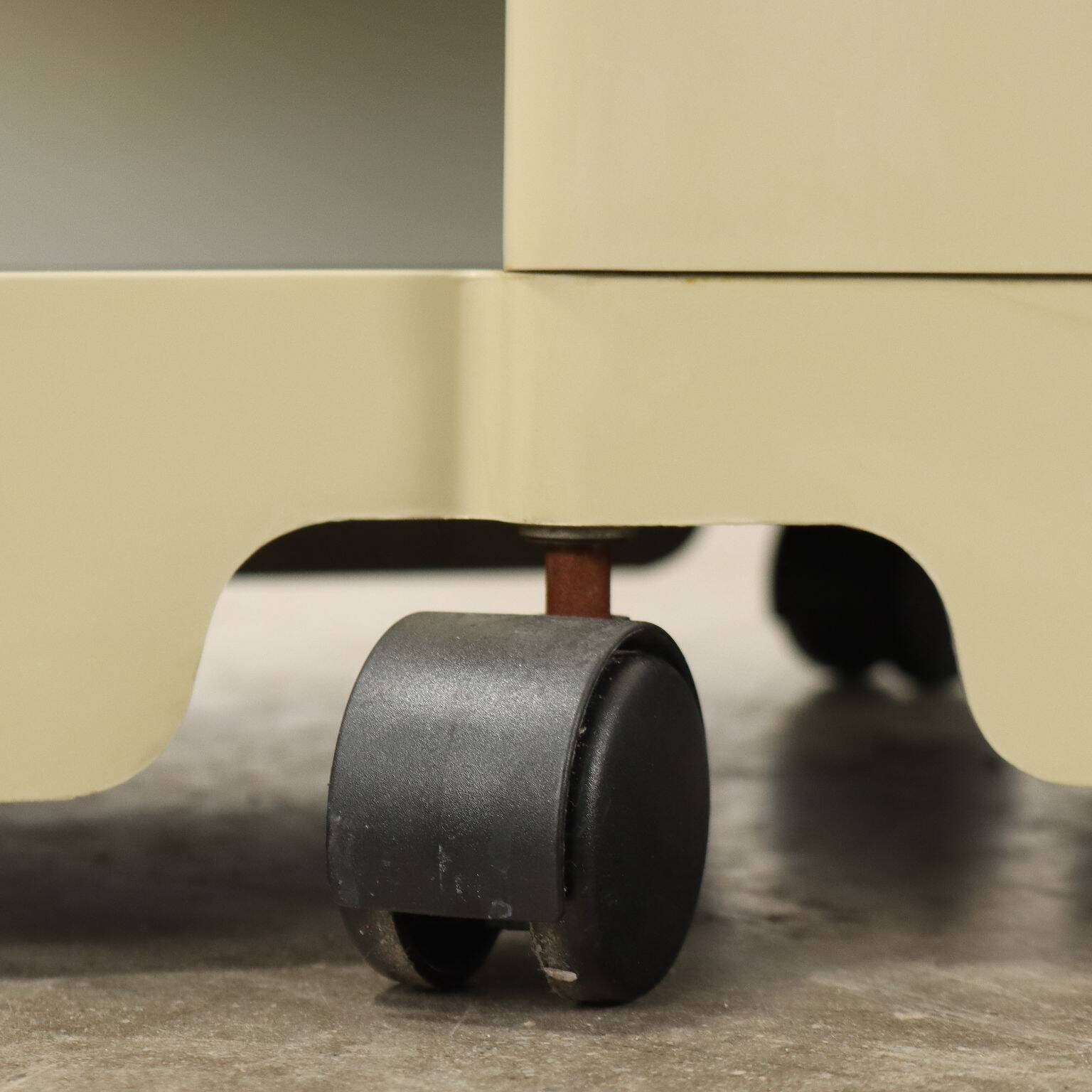 Bieffeplast Boby trolley by Joe Colombo, plastic, 1970s original