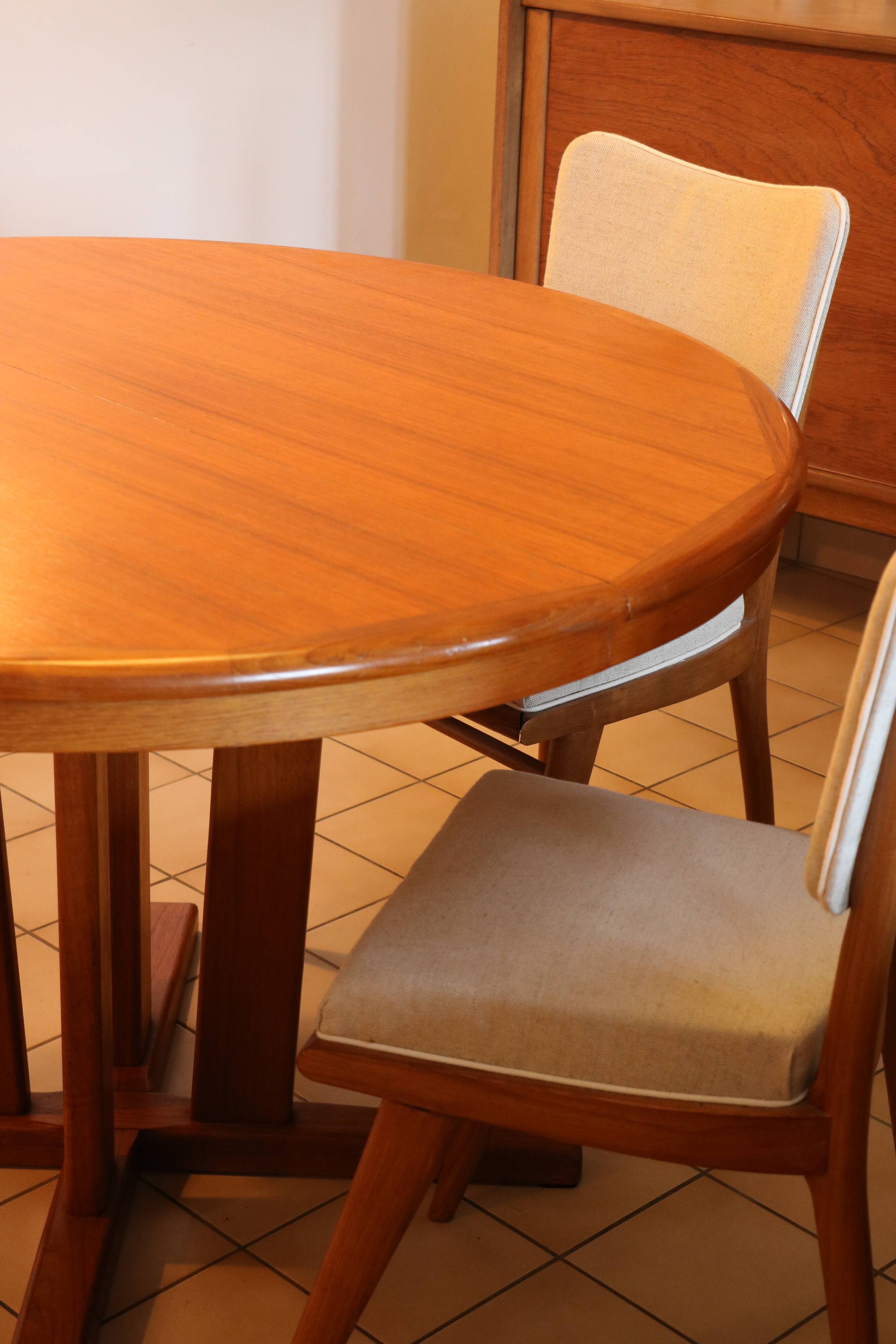 Extendable round table, teak, 1960
