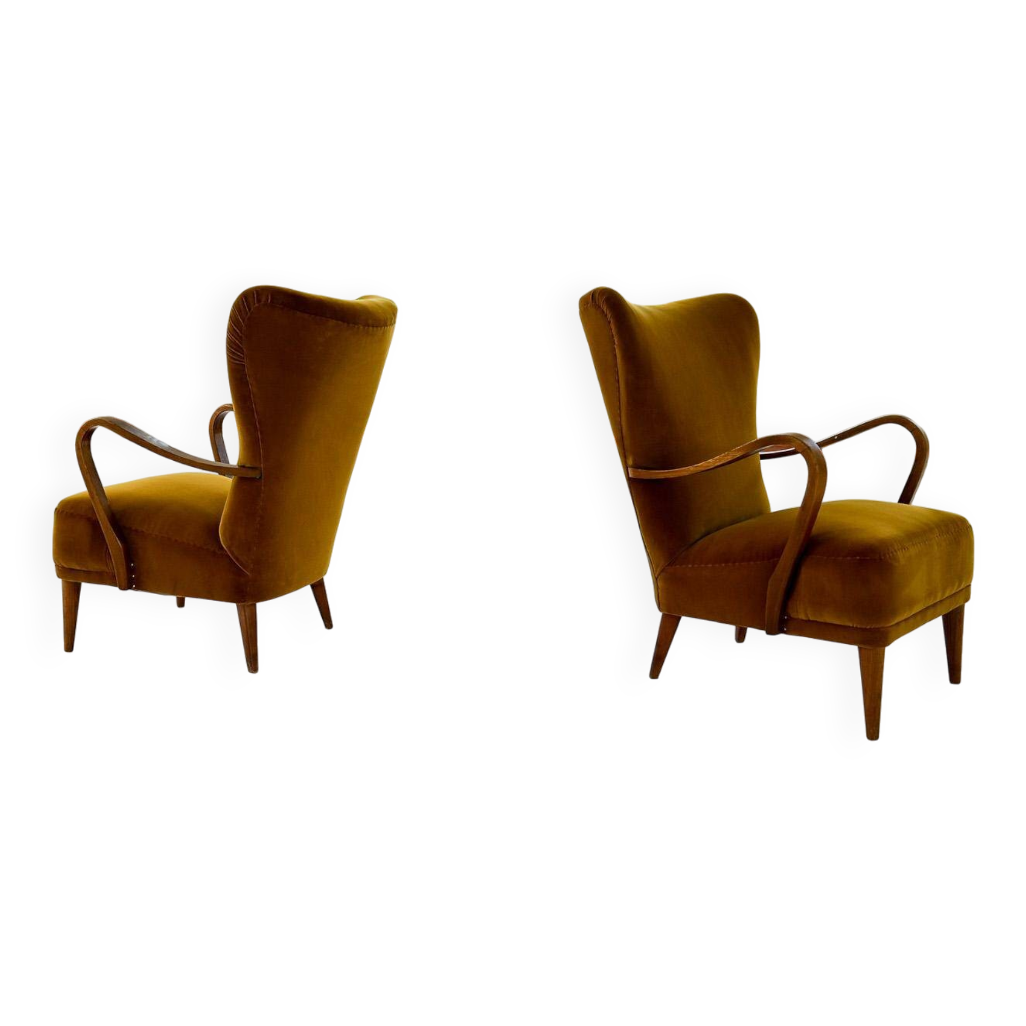 Modern Scandinavian Art Deco lounge chairs in velvet from the 1940s.