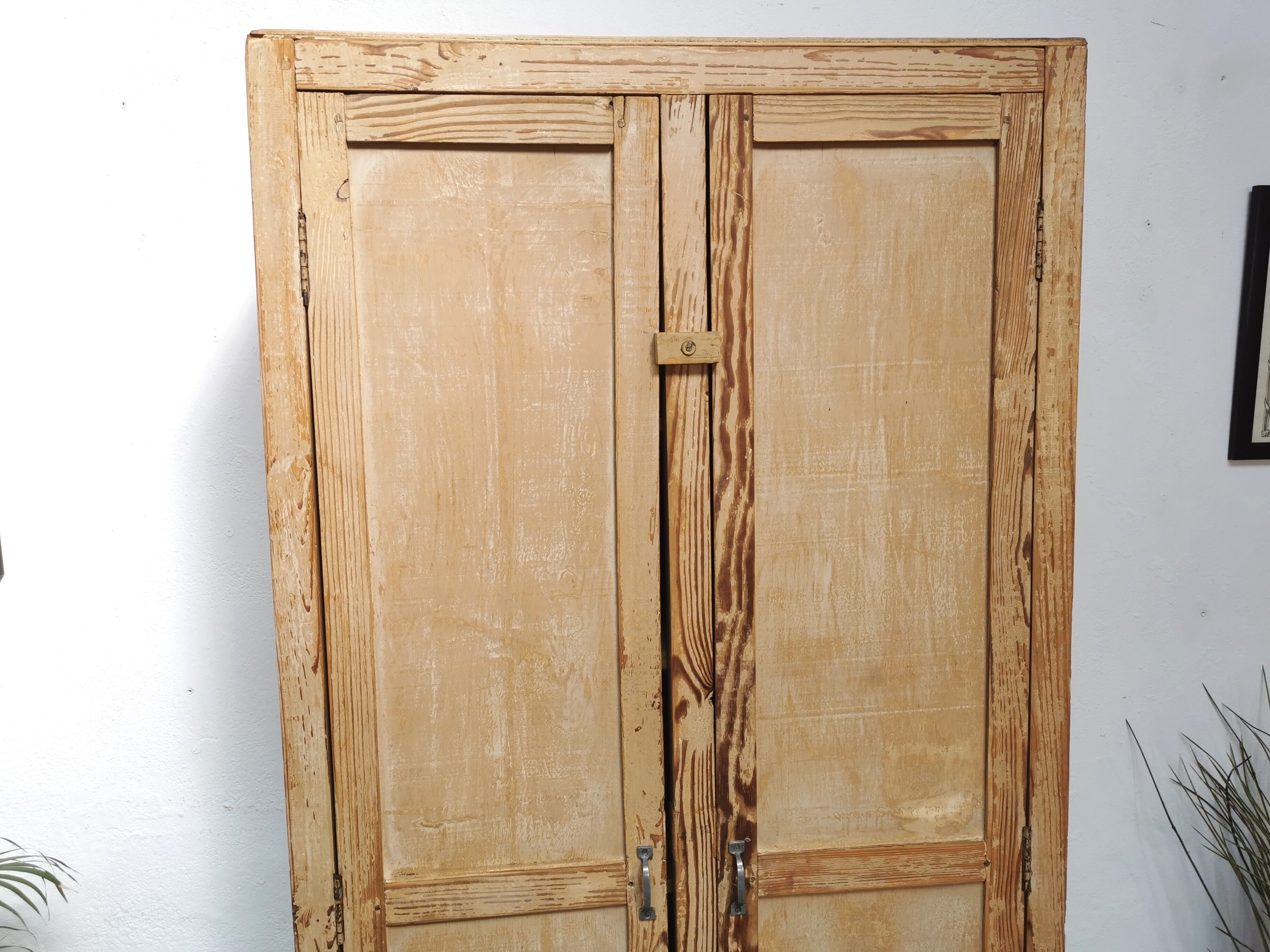 Armoire parisienne vintage