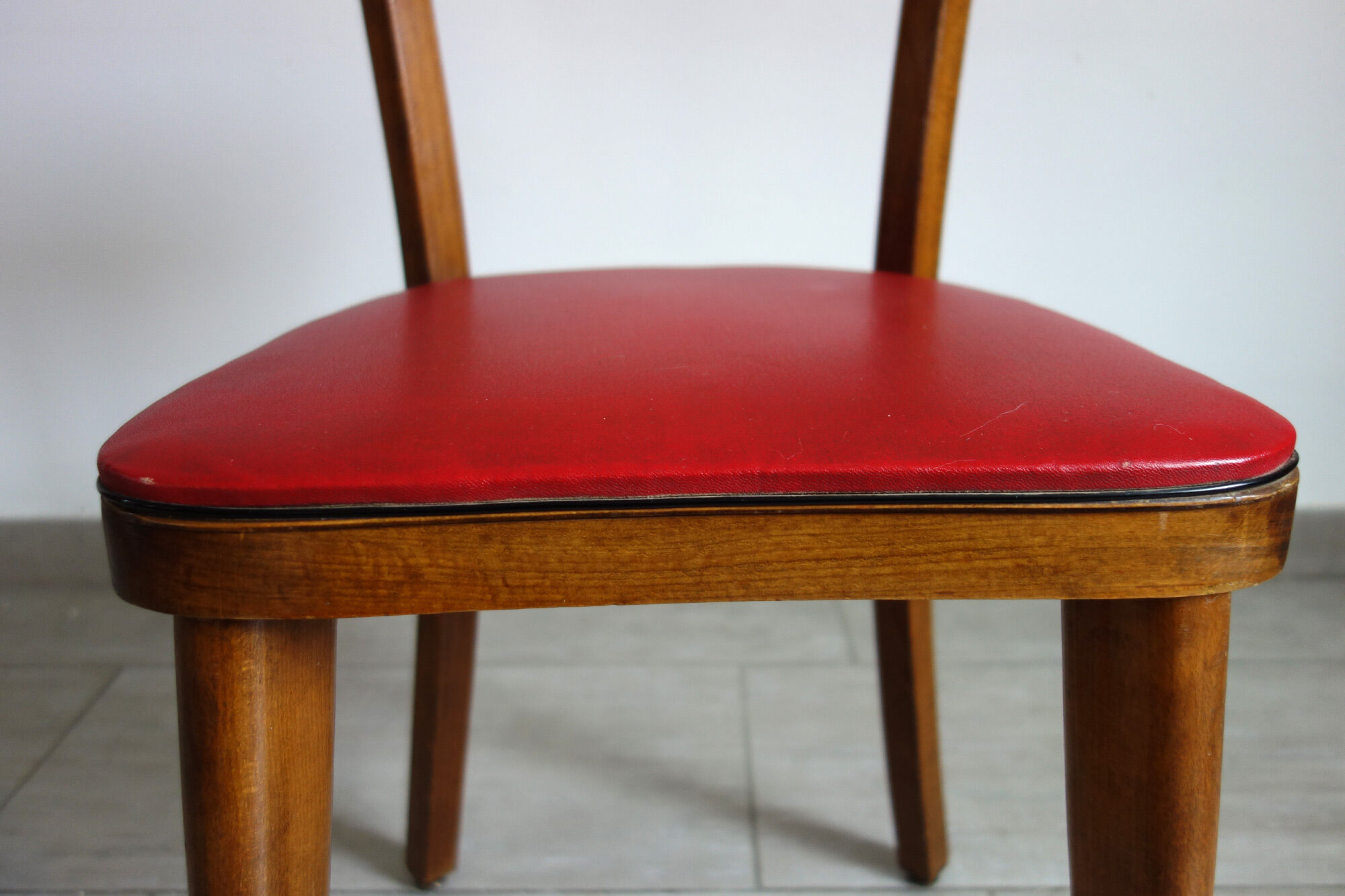Vintage red skaï bistro chair
