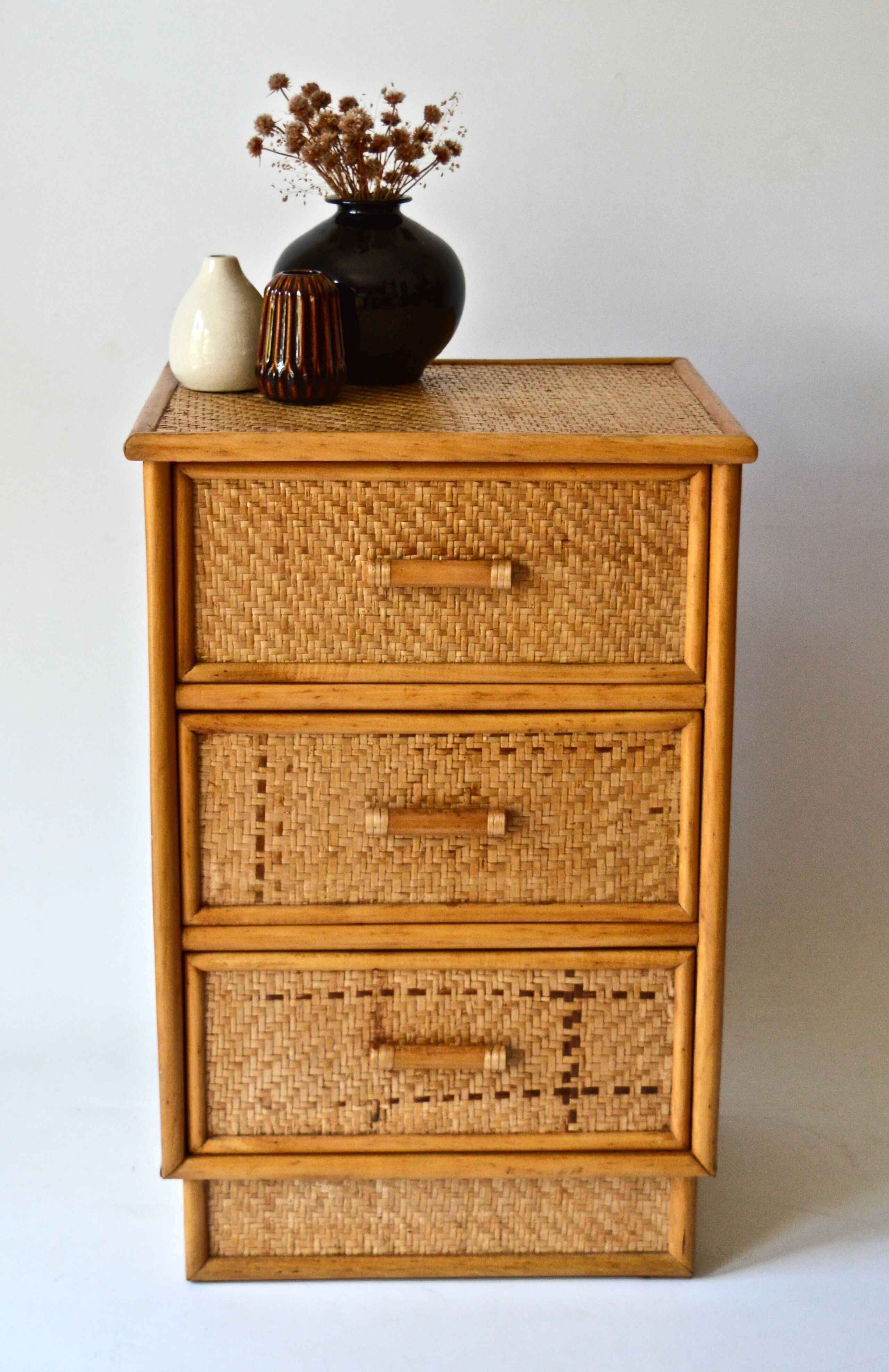Wicker chest of drawers