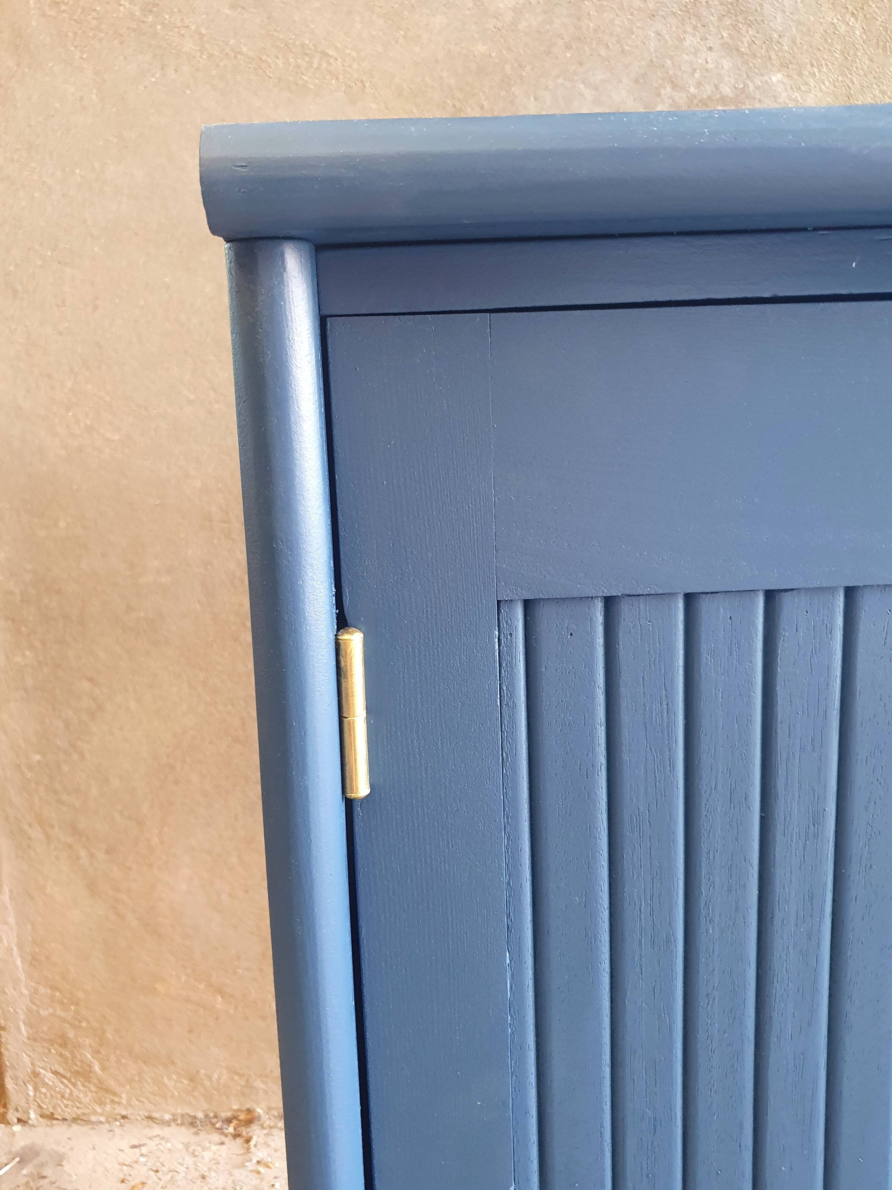 2-door chest of drawers