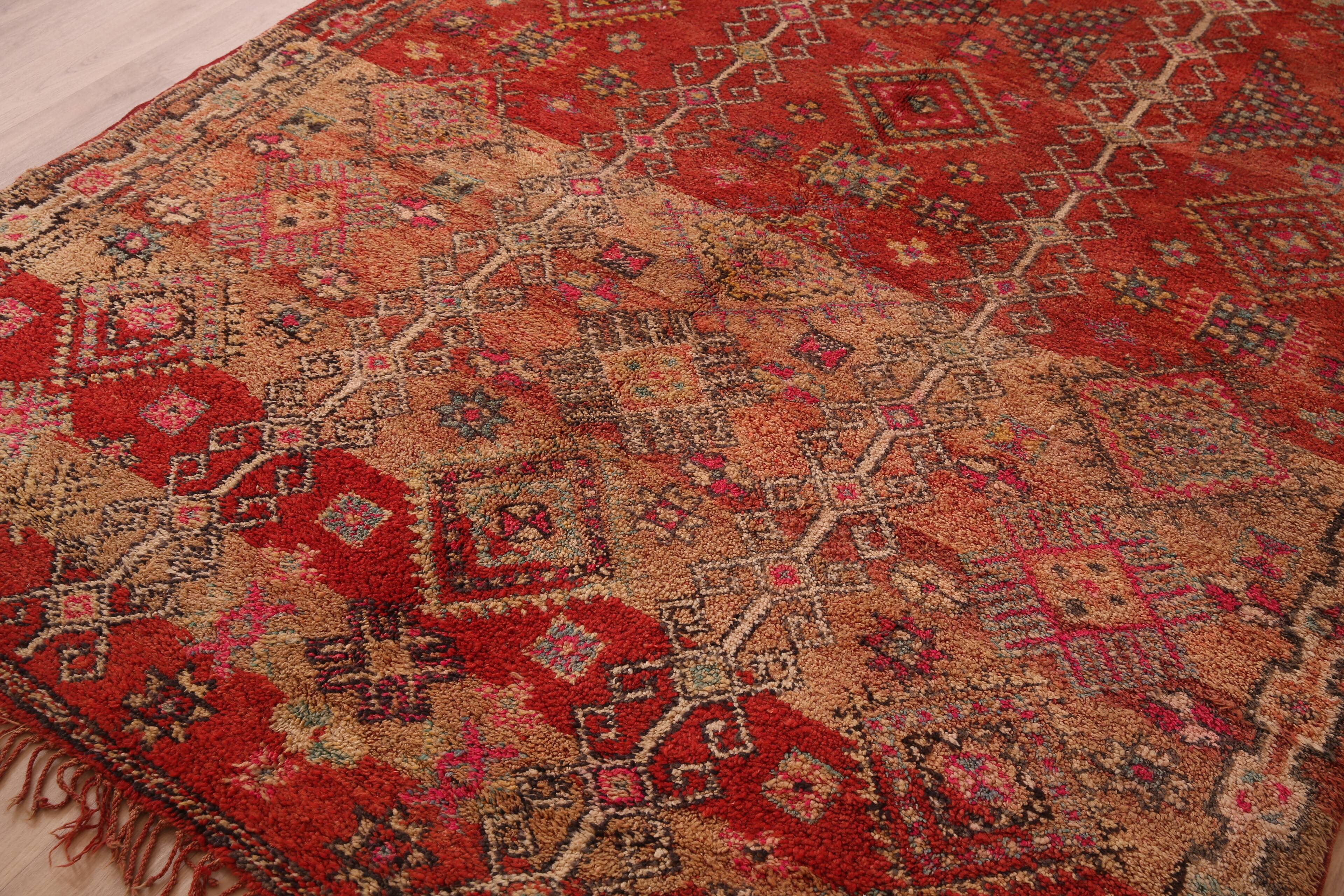 Vintage Moroccan Wool Rug 196 x 350 cm, Berber Handmade Bohemian Rug Unique
