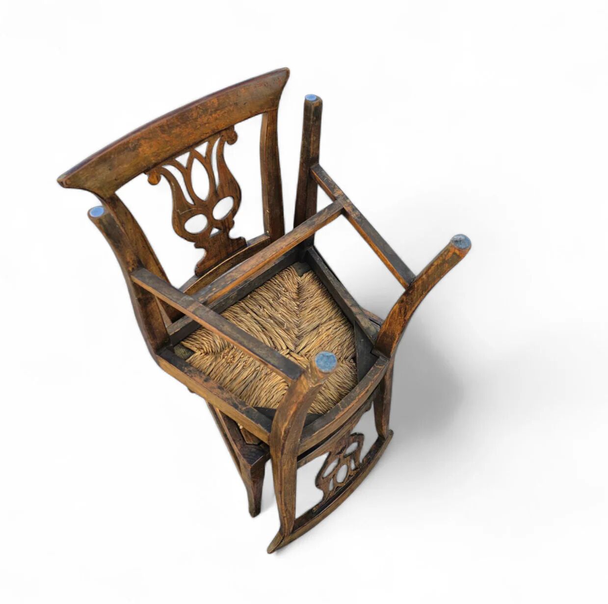 4 x elm dining chair with a carved back frame in a rosette / France / 1890-1900