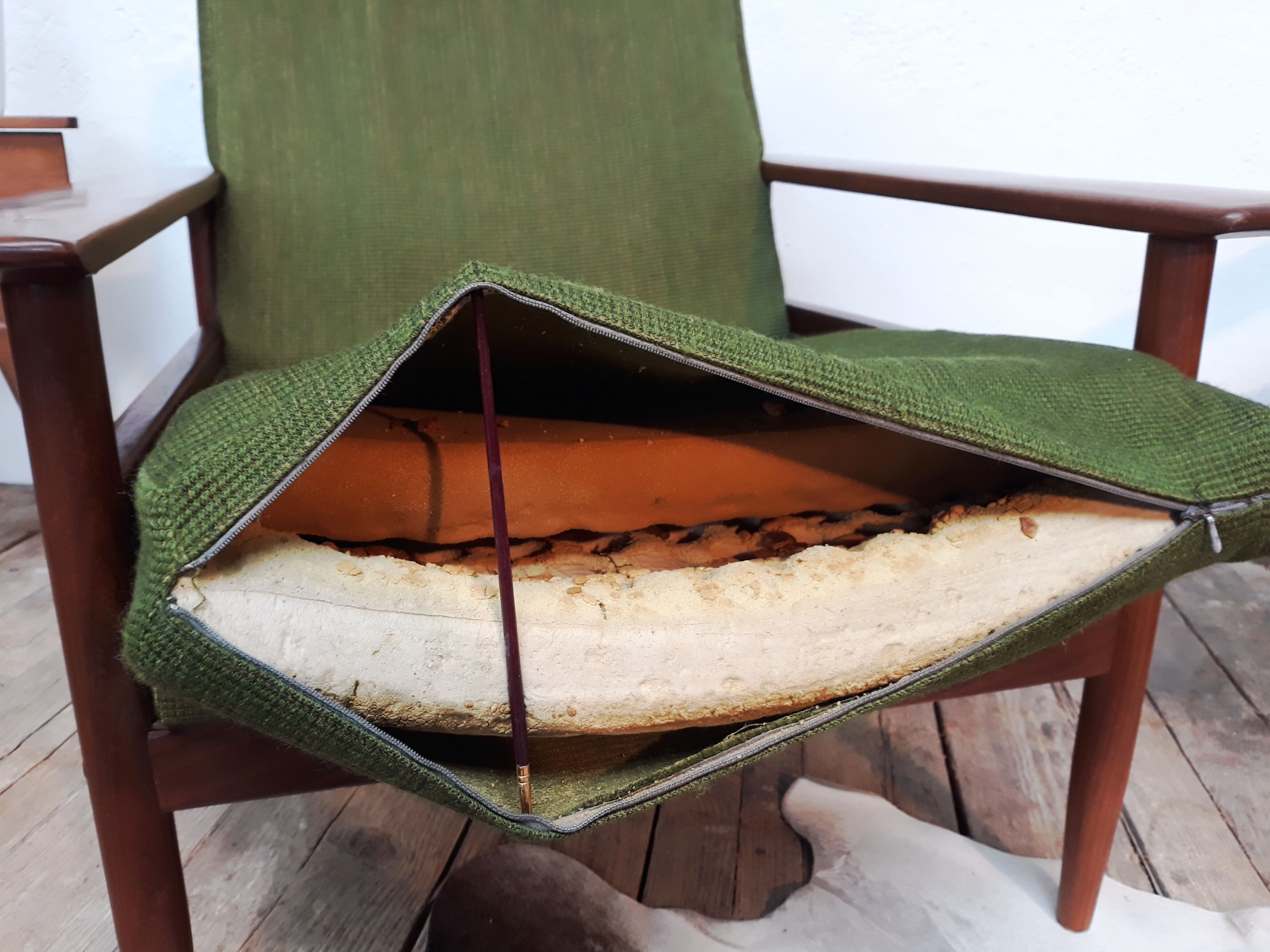 Pair of scandinavian chairs