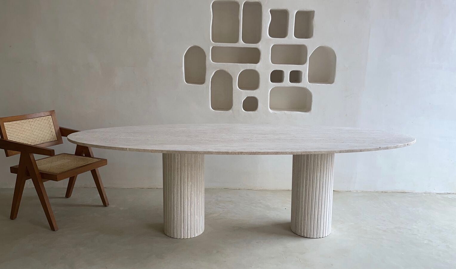 Calypso oval dining table - 150x90 - natural travertine