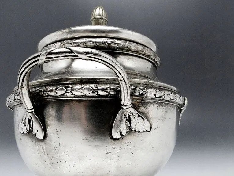 AV6 Henneberg - box sugar bowl 1890