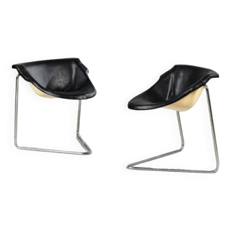 Pair of Pussycat armchairs by Kwok Hoi Chan for Steiner