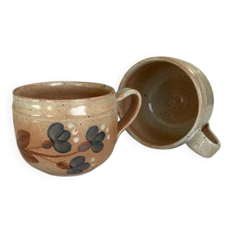 Set of 2 large vintage stoneware mugs from Atelier du Marais – Flower mugs