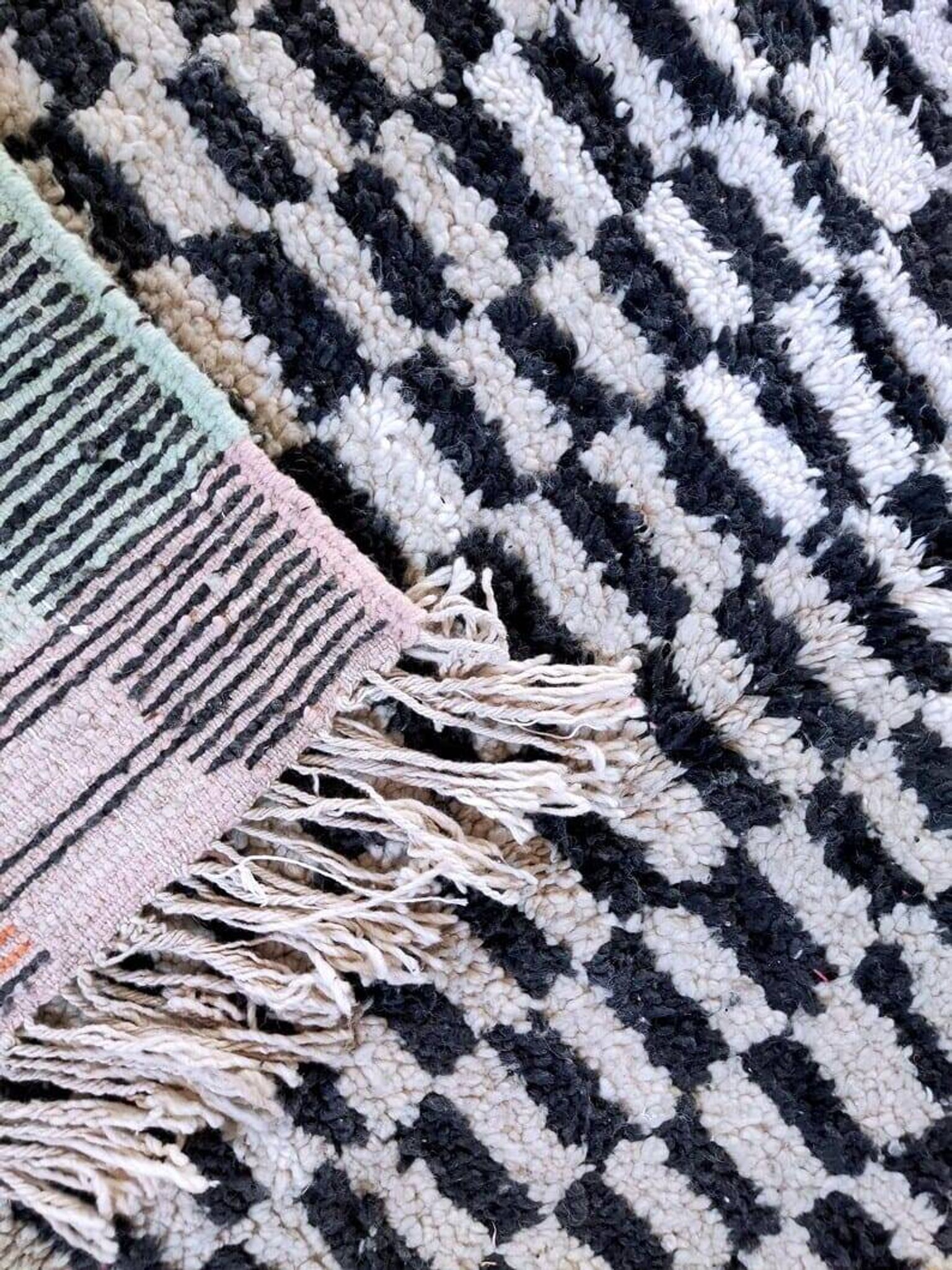 Handmade Moroccan rug, size 150 x 250 cm