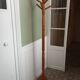 Porte-manteau en bois sur pied