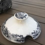 Vegetable dish from Villeroy to Boch Artemis Collection, theme "The Hunt"