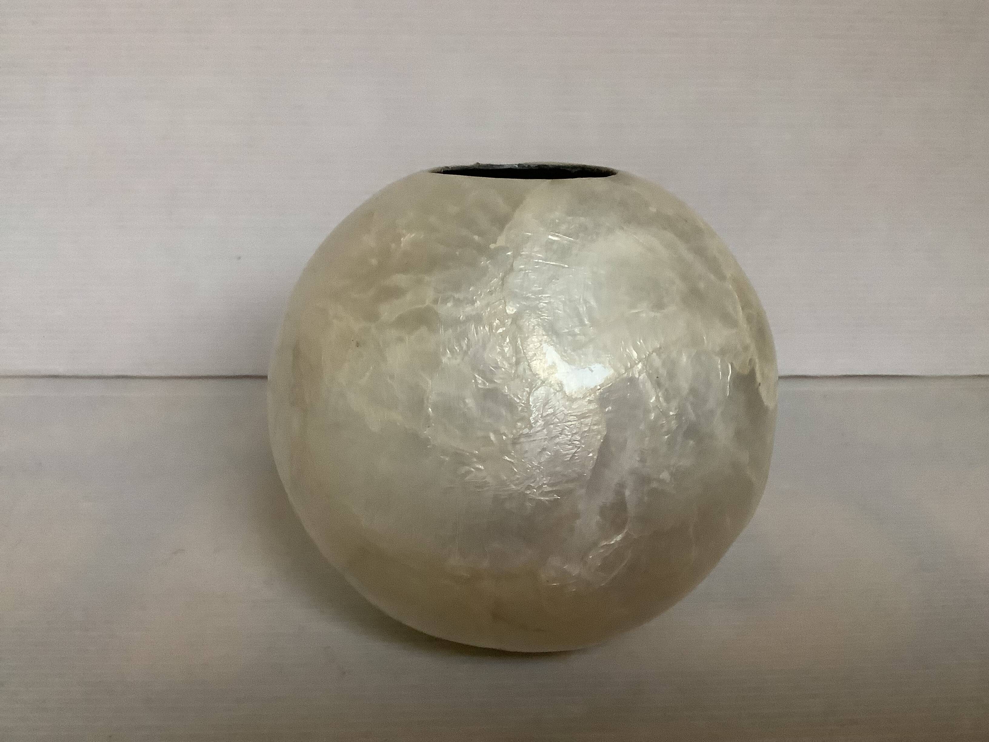 Mother-of-pearl ball vase