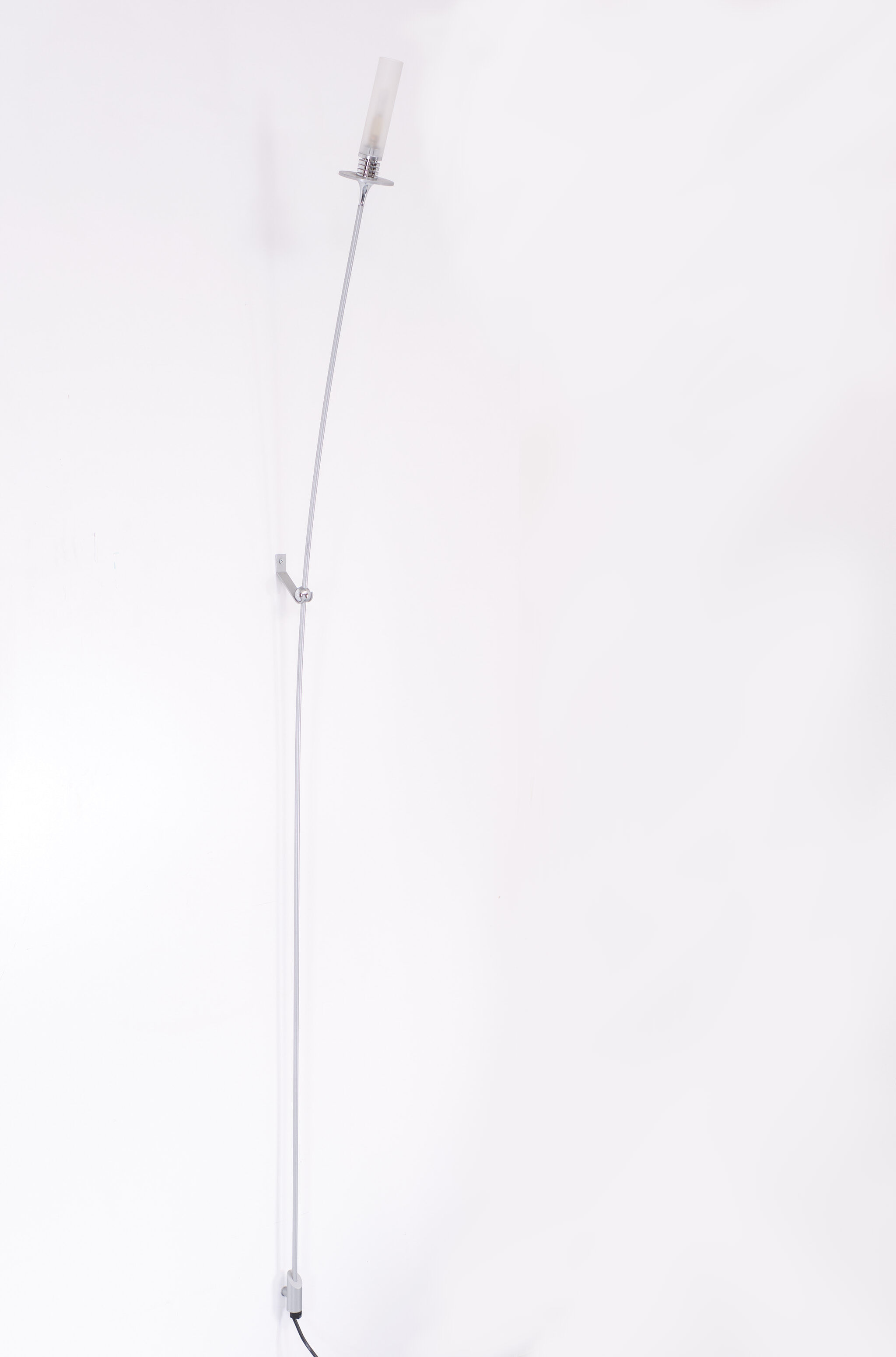 Sleek tall Halogen Wall lamp Occhio Italy