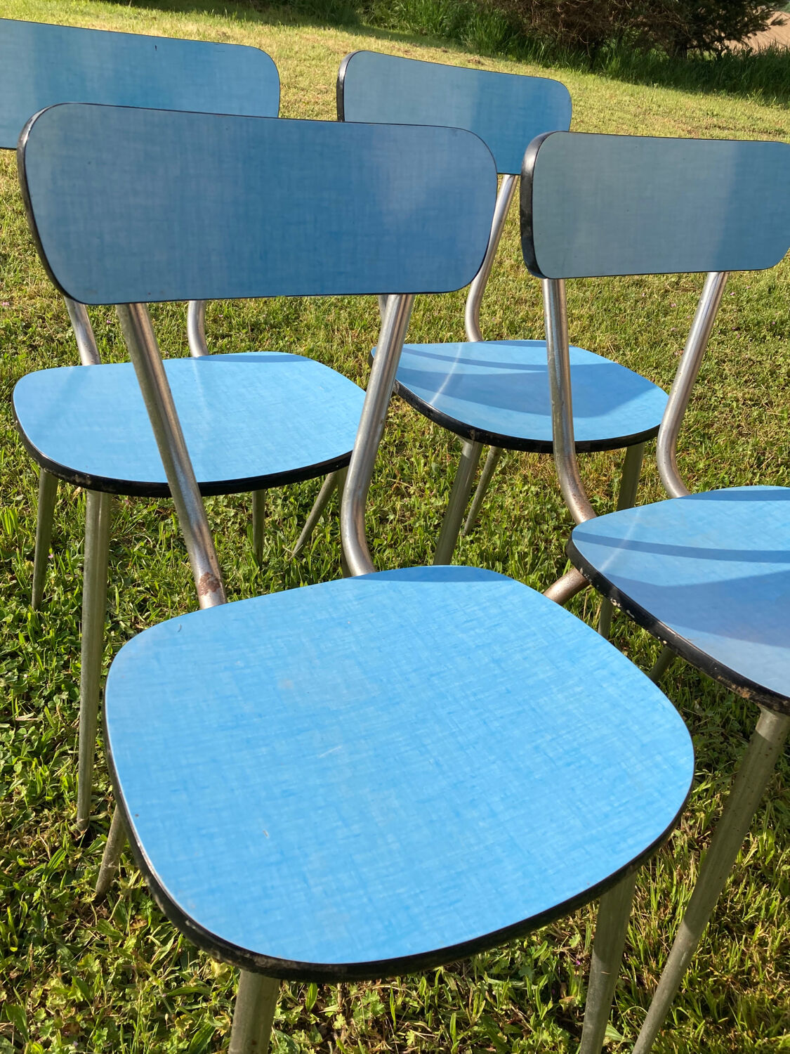 Formica blue set of 4 chairs +1 stool