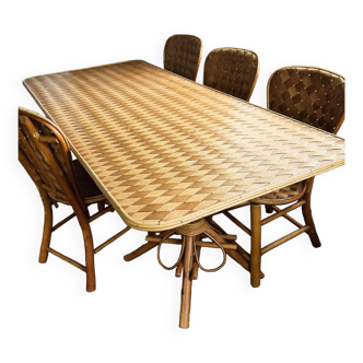 Table and chairs in woven chestnut