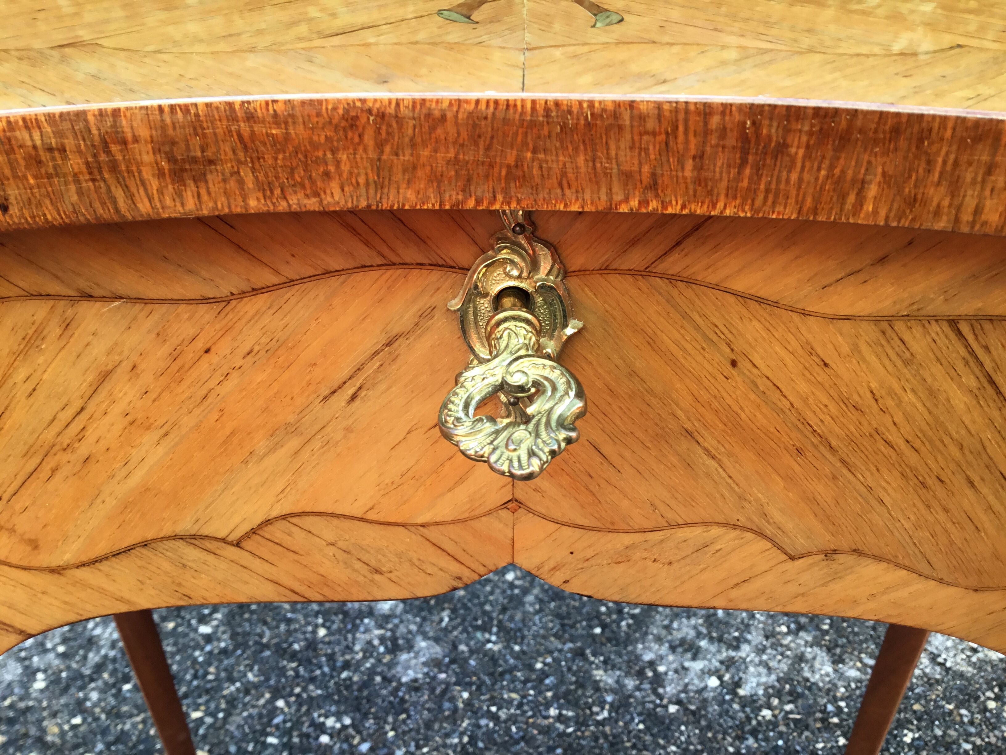 Dressing table marking rosewood