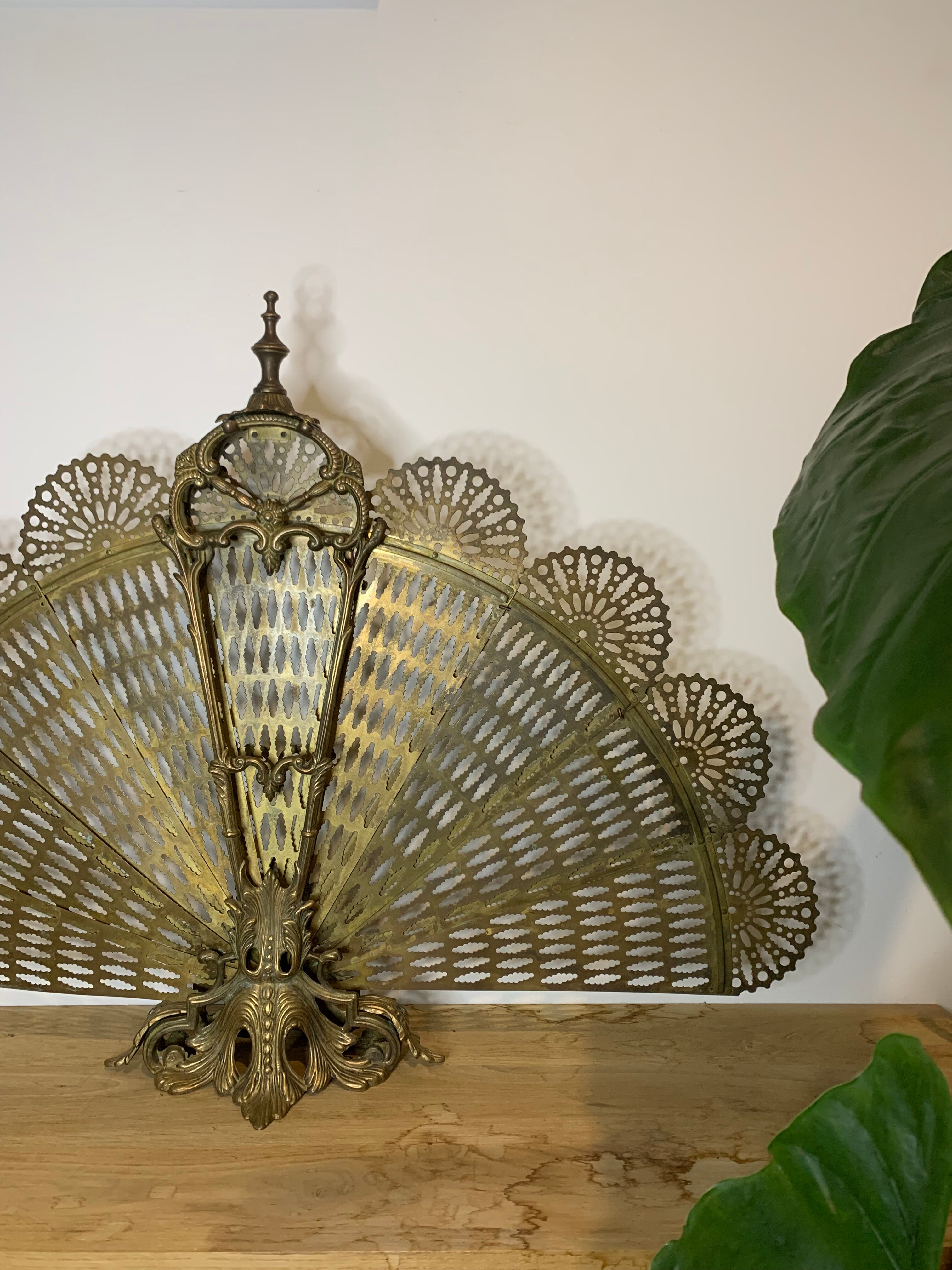 Firewall foldable fan "peacock" - brass bronze late nineteenth century