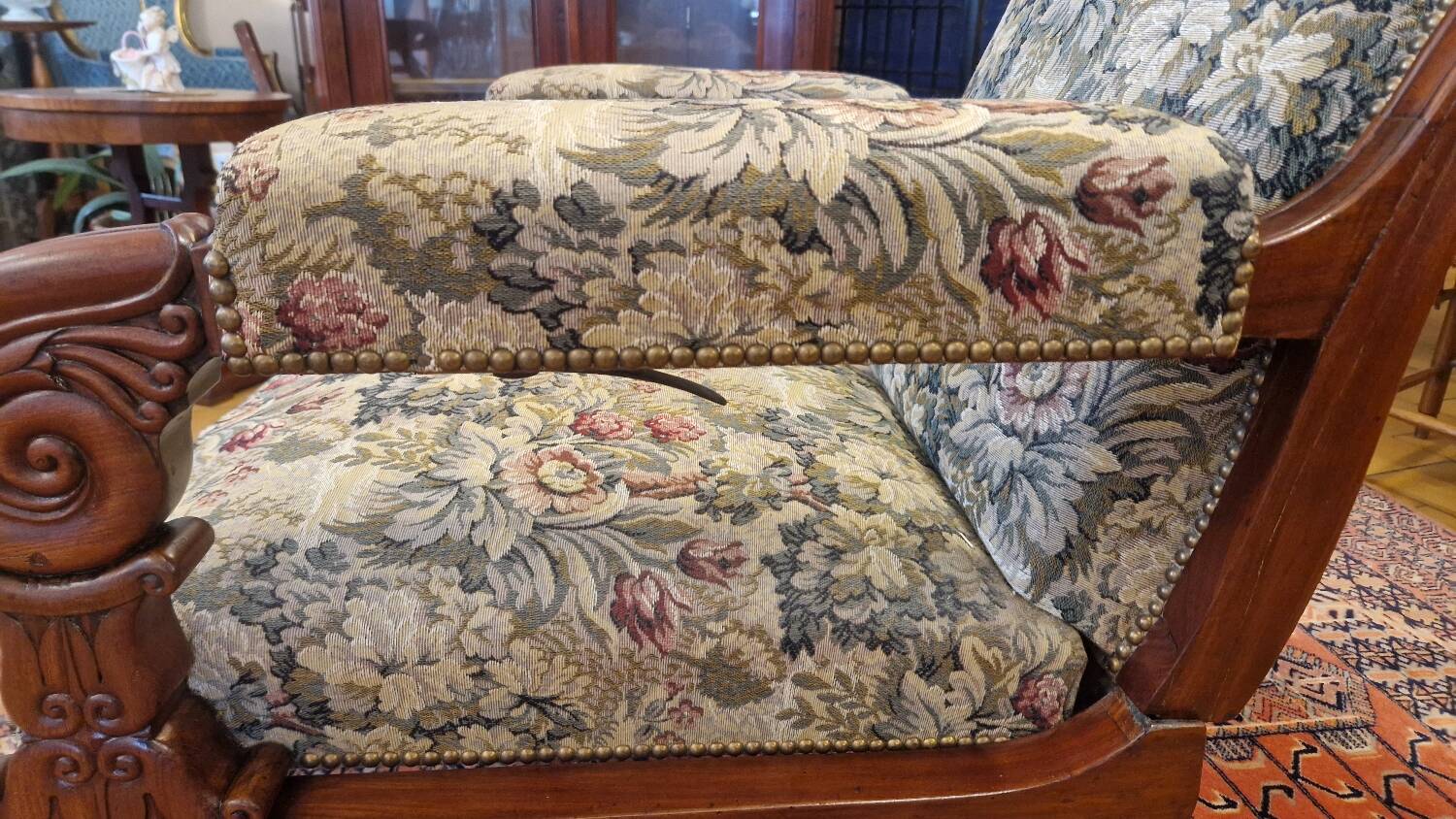 Voltaire mahogany with a rack.