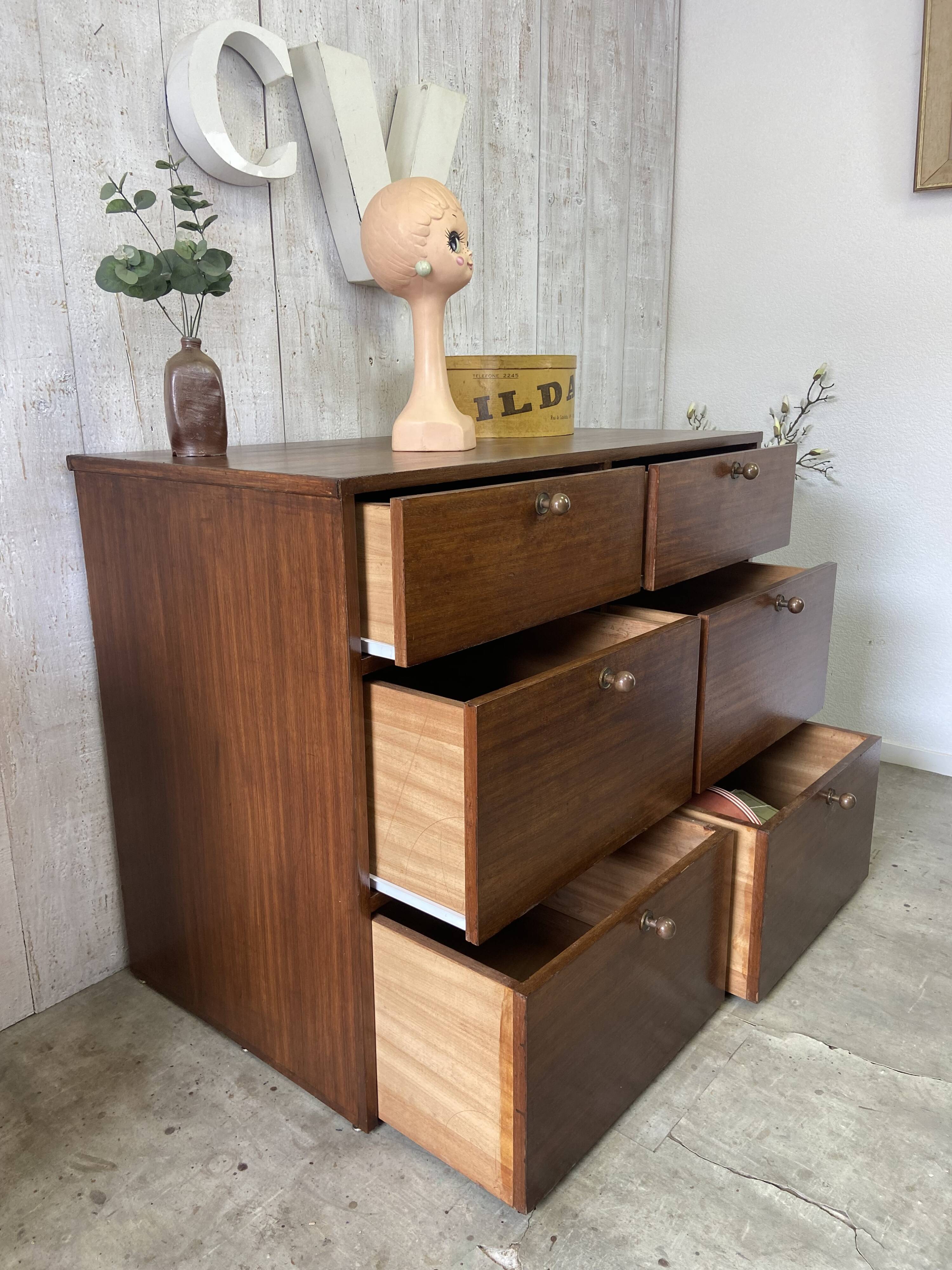 Meuble de mercerie vintage