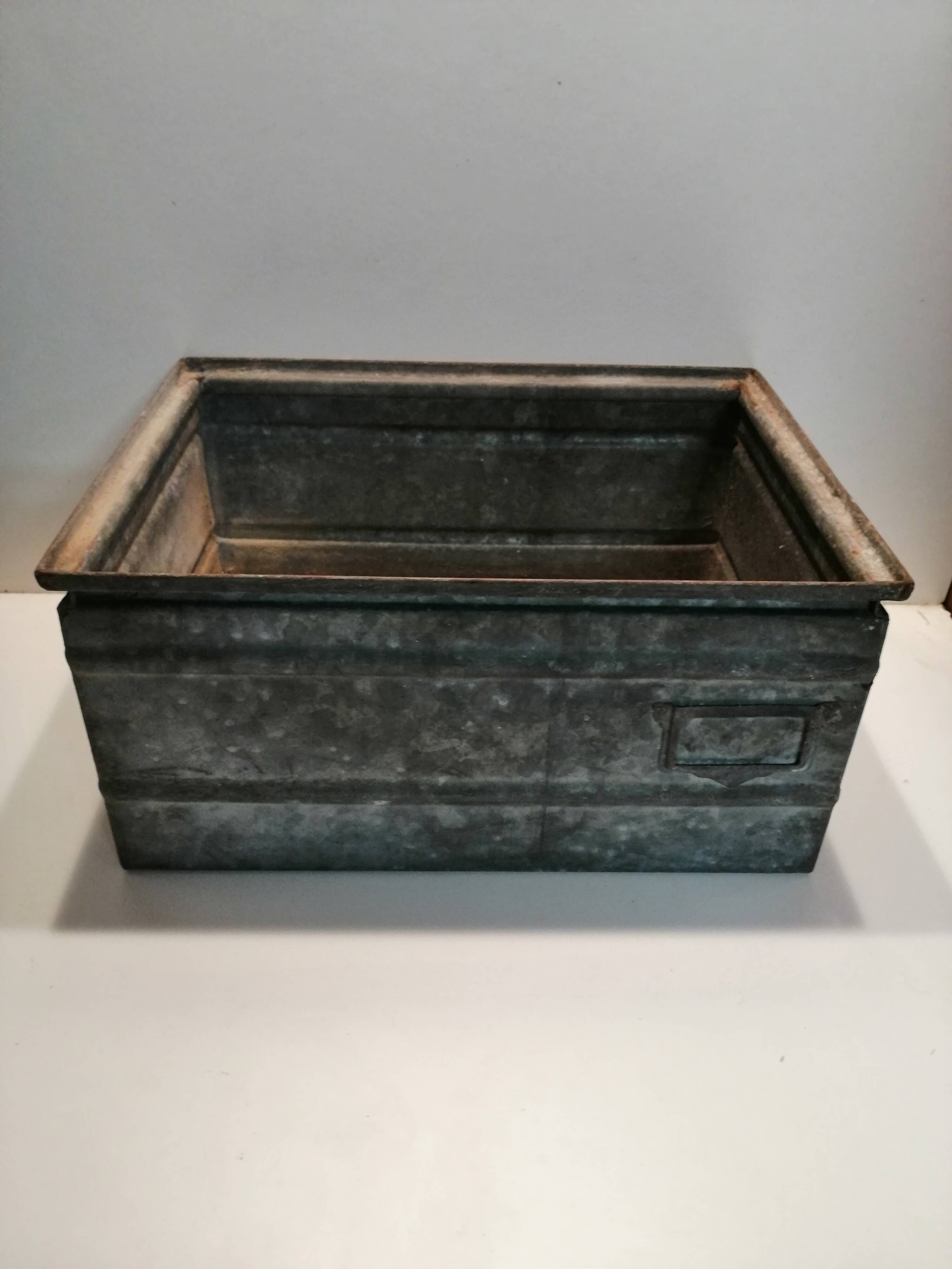 Industrial metal tray or box