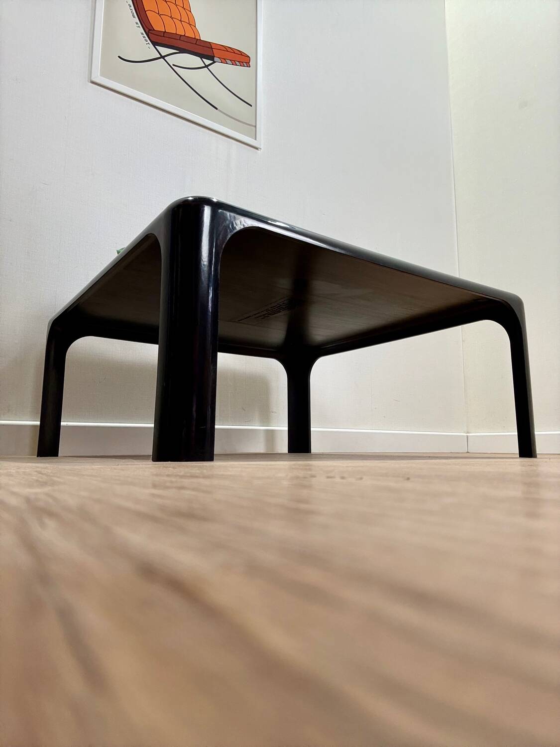 Vico Magistretti coffee table model Demetrio 70 for Artemide