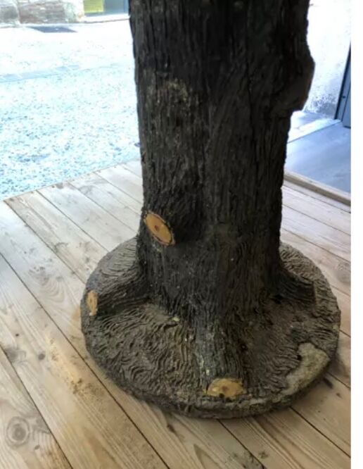 Garden table faux wood rock style