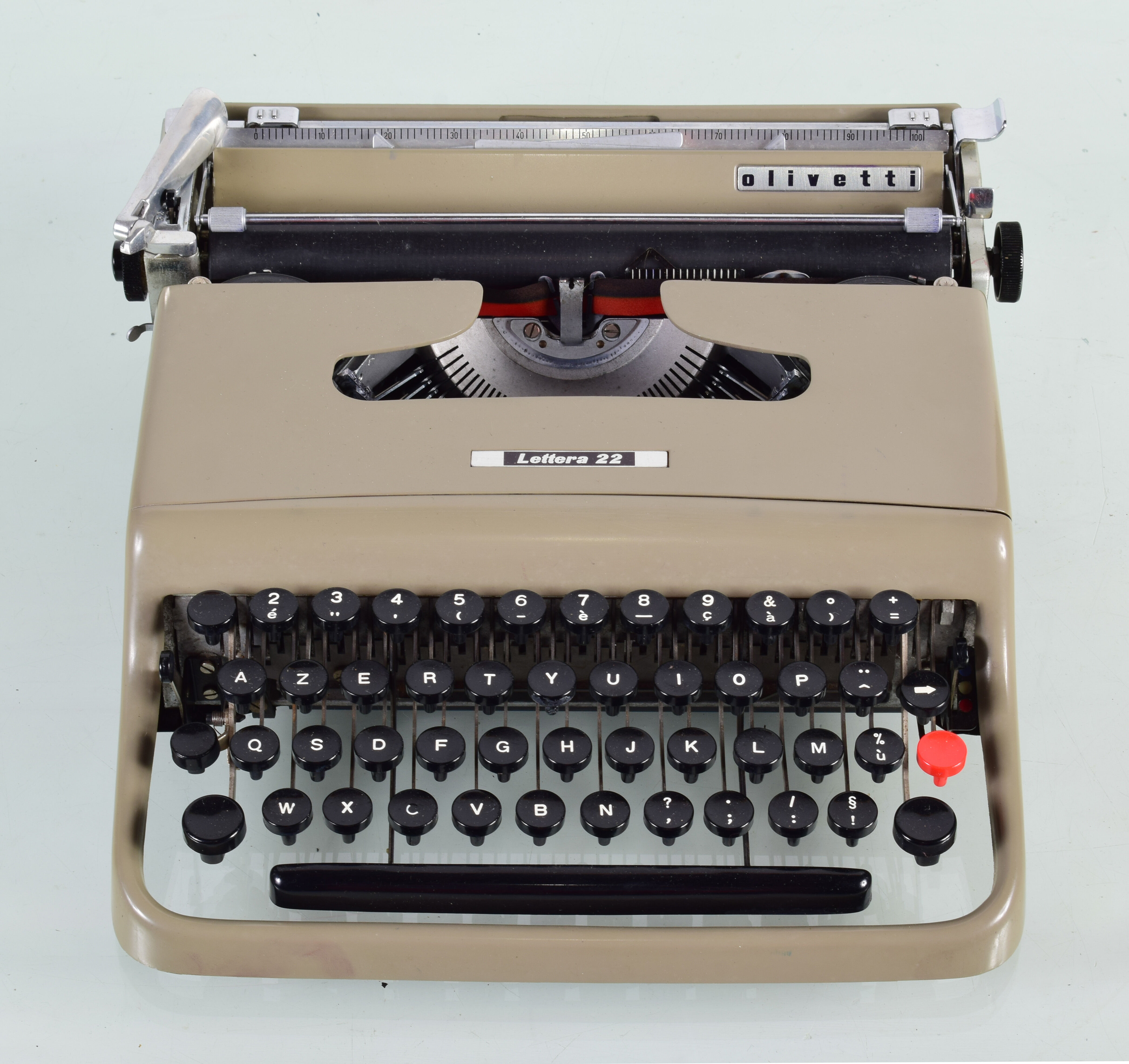 Olivetti Lettera 22 writing machine