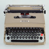 Olivetti Lettera 22 writing machine