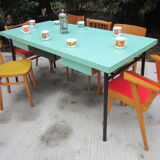 Table metal and formica