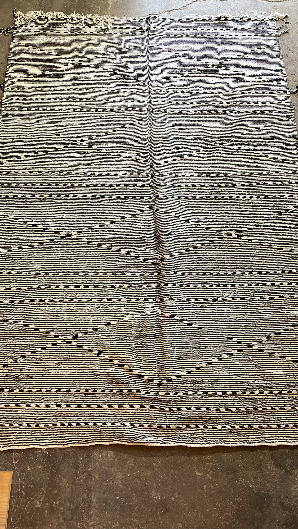 Tapis berbère Kilim noir et blanc 280x185cm