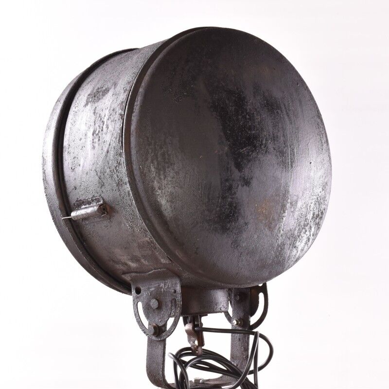 Ancien projecteur industriel sur trépied en bois