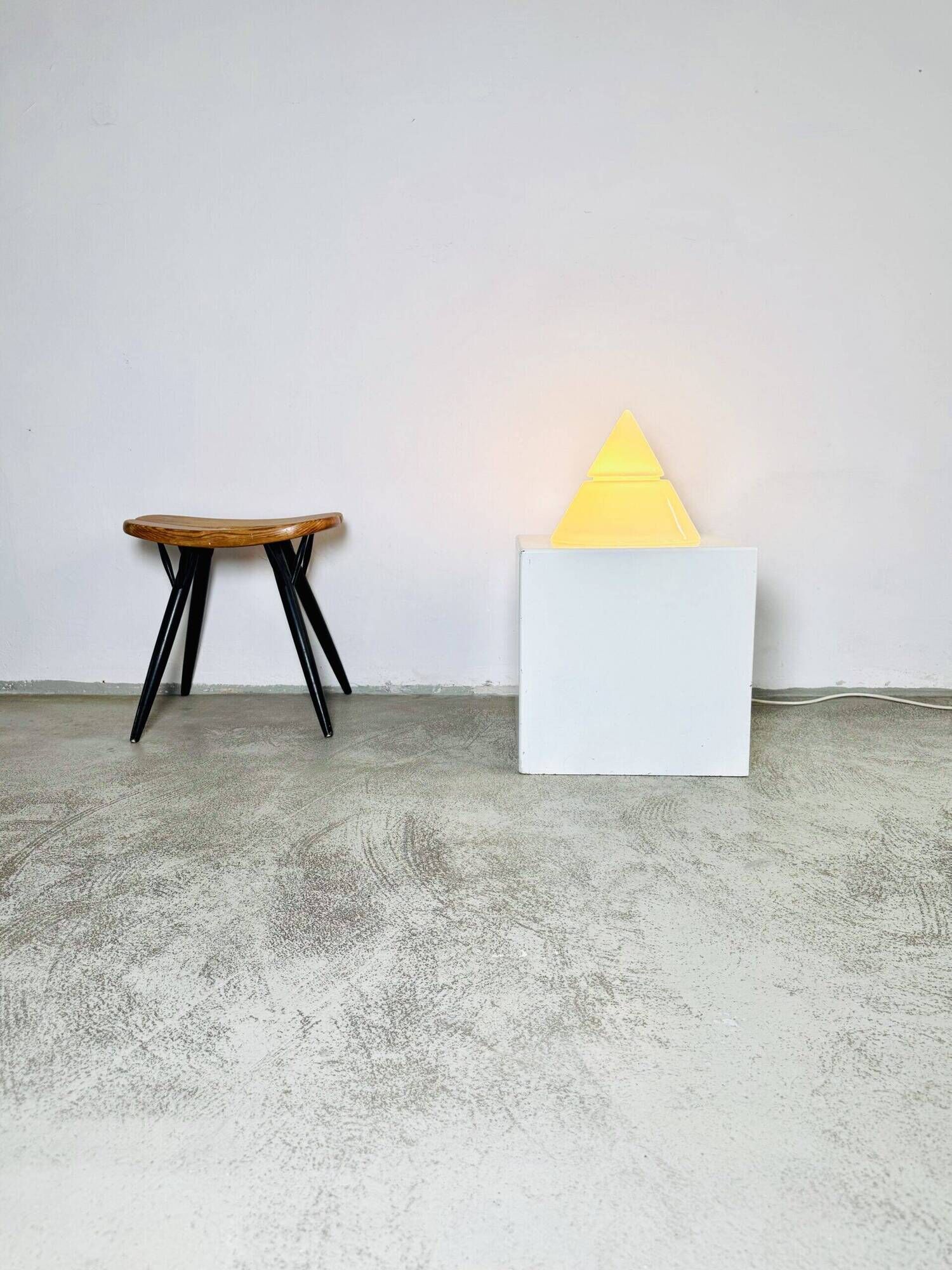 D-2136 Kilimanjaro Table Lamp By Sergio Asti For Raak Amsterdam, The Netherlands 1978