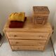 Commode vintage en bois brut
