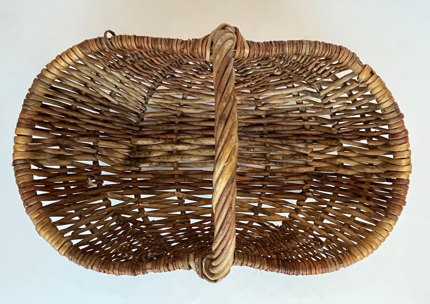 Small wicker basket