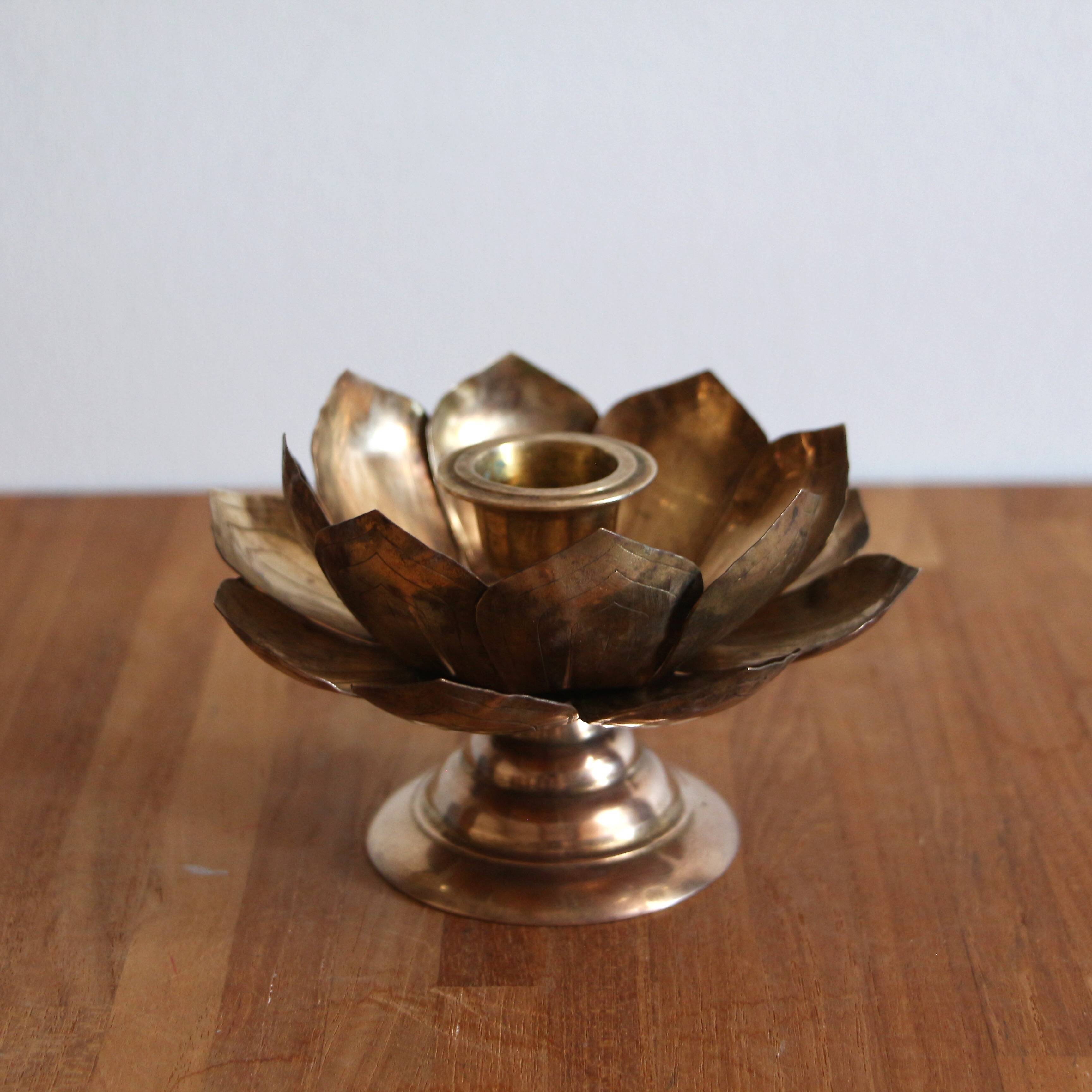 Flower candle holder