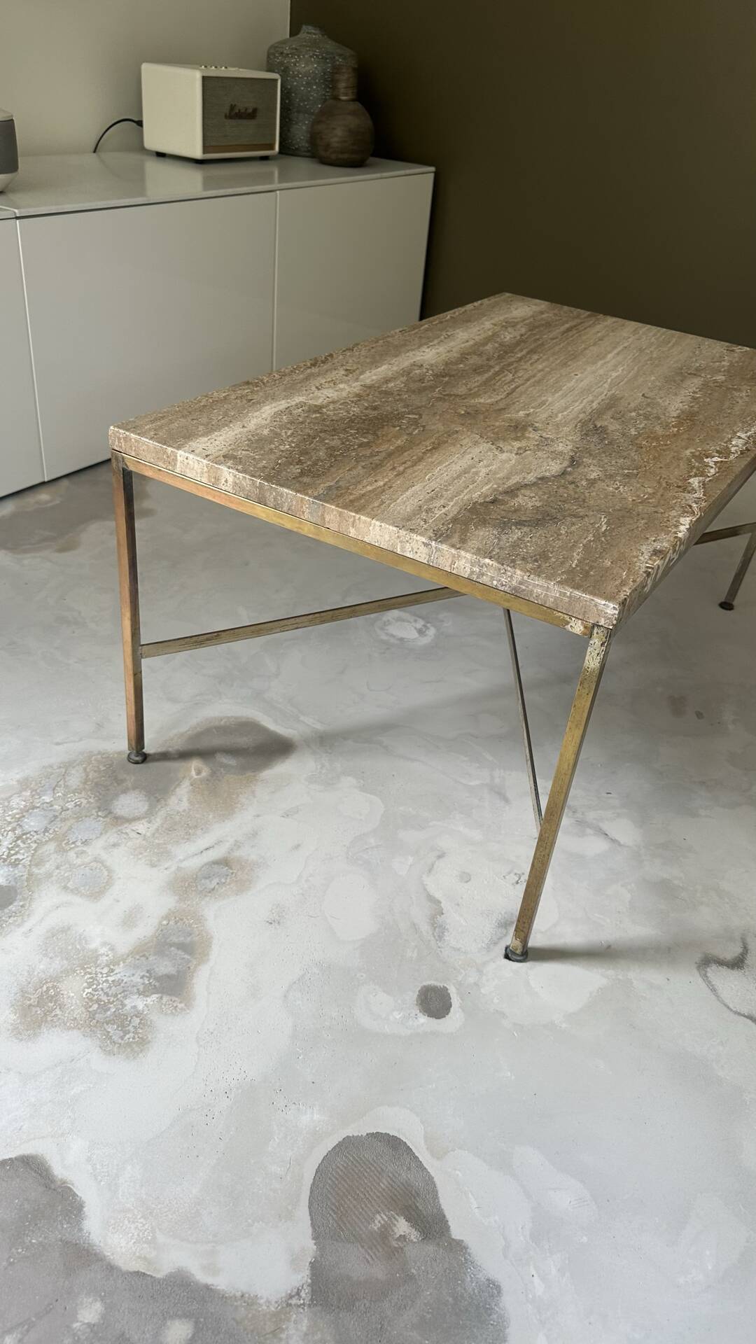 Table basse travertin et laiton