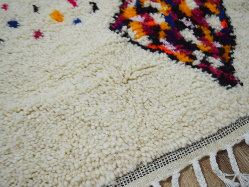 Handmade Moroccan Berber carpet 162 x 124 CM